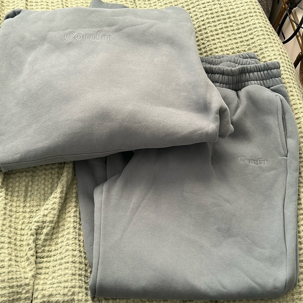 Comfrt hoodie and jogger set